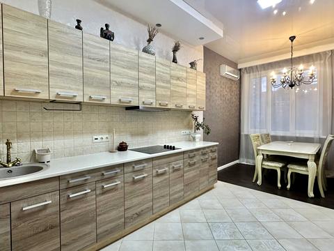 квартира за адресою Дніпровська набережна вул., 14-А