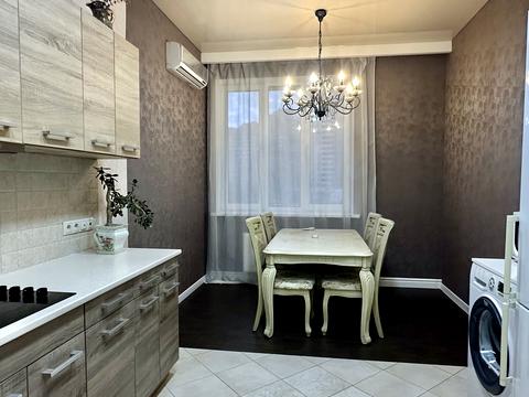 квартира за адресою Дніпровська набережна вул., 14-А