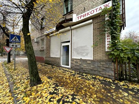 комерційна за адресою Левка Лук'яненка вул. (Горького), 3/27