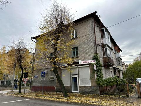 комерційна за адресою Левка Лук'яненка вул. (Горького), 3/27