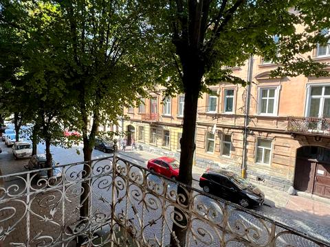 квартира за адресою Шептицьких вул., 33