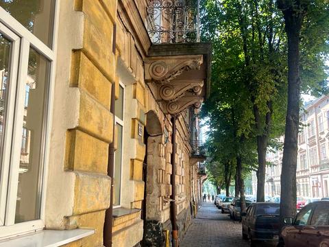 квартира за адресою Шептицьких вул., 33