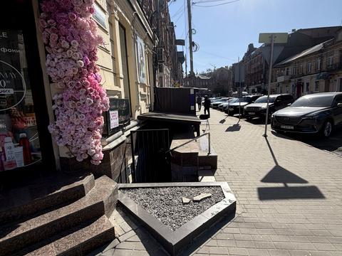 комерційна за адресою В'ячеслава Липинського вул., 10