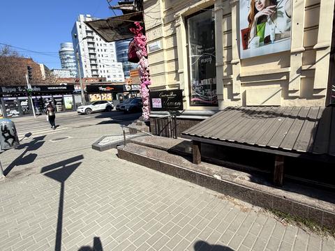 комерційна за адресою В'ячеслава Липинського вул., 10