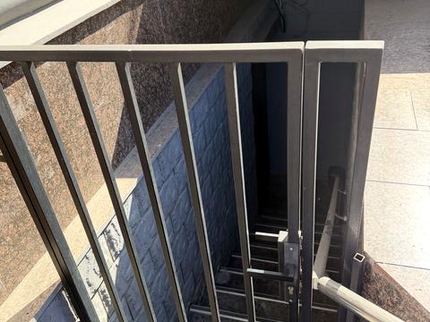 комерційна за адресою В'ячеслава Липинського вул., 10