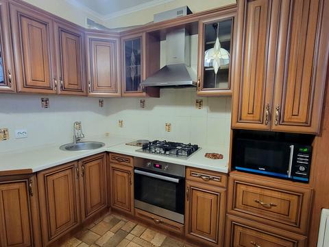 квартира за адресою Захисників України вул., 8