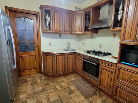 квартира за адресою Захисників України вул., 8