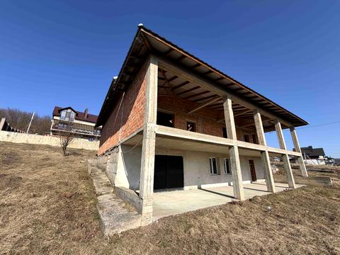 будинок за адресою Підлісна