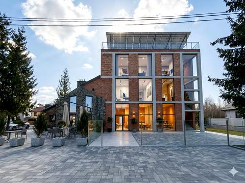 коммерческая по адресу Ивана Сирко ул., 66