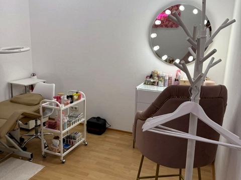 комерційна за адресою Володимирська вул., 71