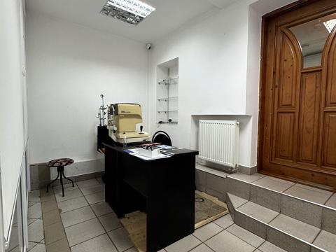 1860271606706296