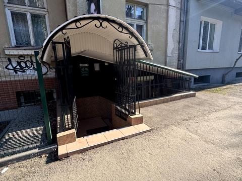 комерційна за адресою Григора Крука вул., 5