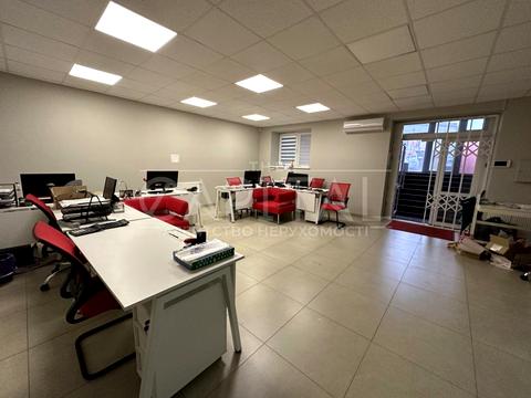 комерційна за адресою Соборний пров., 7