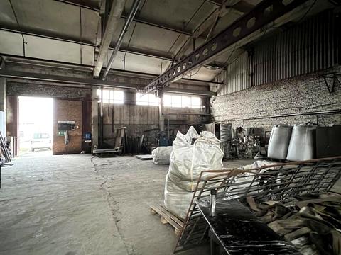 комерційна за адресою Араратська вул., 58