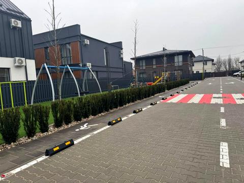 будинок за адресою Молодіжна вул.