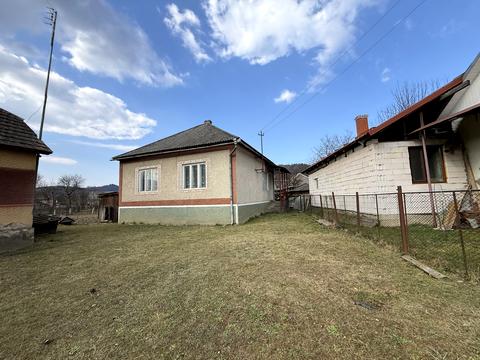 дом по адресу Центральна