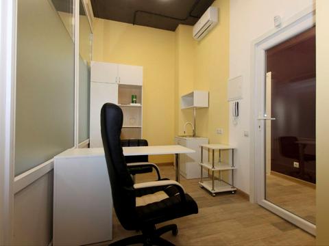 комерційна за адресою Червоної Калини просп. (Володимира Маяковського), 89