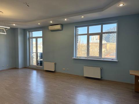 комерційна за адресою Антоновича вул. (Горького), 72