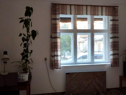 комерційна за адресою Шандора Петефі пл., 12
