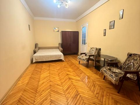 квартира за адресою Героїв Крут вул. (Валентини Терешкової), 33