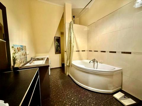 коммерческая по адресу Днепровская ул., 2Б