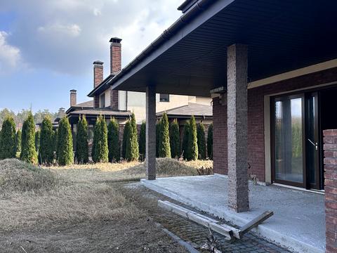 будинок за адресою Набережна вул.