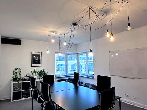 комерційна за адресою Велика Васильківська вул. (Червоноармійська), 9-2