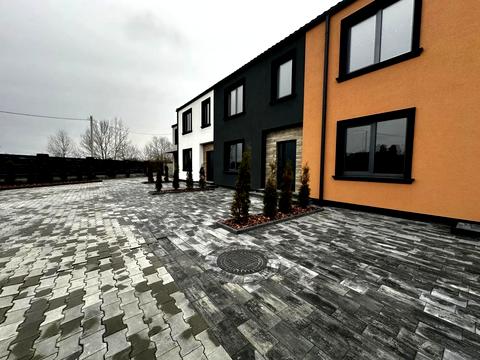 будинок за адресою Бориса Лятошинського вул. (1 Травня), 1