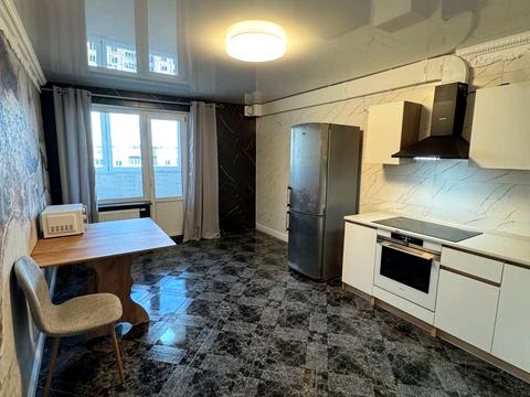 квартира за адресою Здолбунівська вул., 13