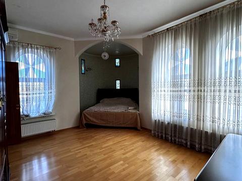будинок за адресою с. Петропавлівська Борщагівка, Авіаторів вул.
