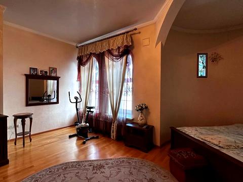 будинок за адресою с. Петропавлівська Борщагівка, Авіаторів вул.