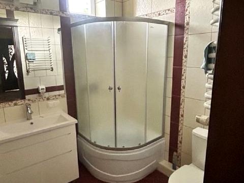 будинок за адресою Володимира Івасюка вул., 25