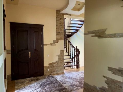 будинок за адресою Володимира Івасюка вул., 25