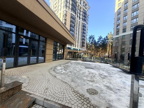 комерційна за адресою Університетська вул., 3/2