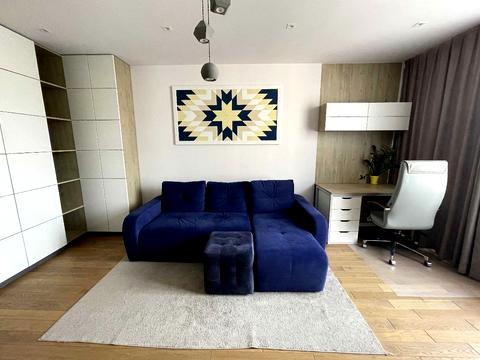 квартира за адресою Гетьмана Івана Мазепи вул. (Топольна), 2-Б