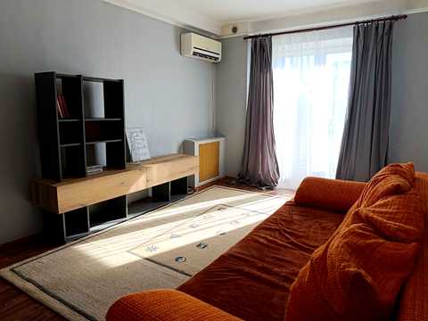 квартира за адресою Ореста Левицького вул. (Академіка Курчатова), 3