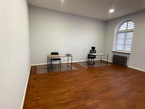 комерційна за адресою Городоцька вул., 42