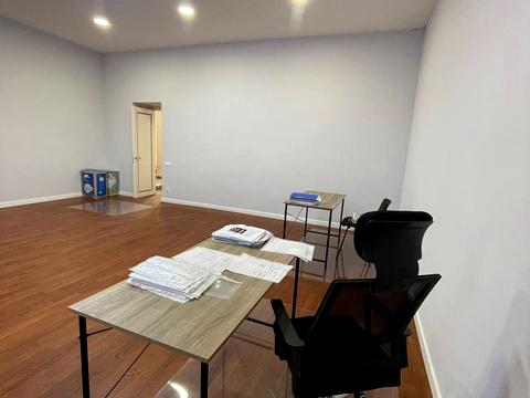 комерційна за адресою Городоцька вул., 42