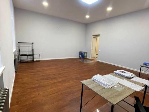 комерційна за адресою Городоцька вул., 42