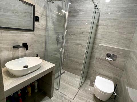 комерційна за адресою Городоцька вул., 42