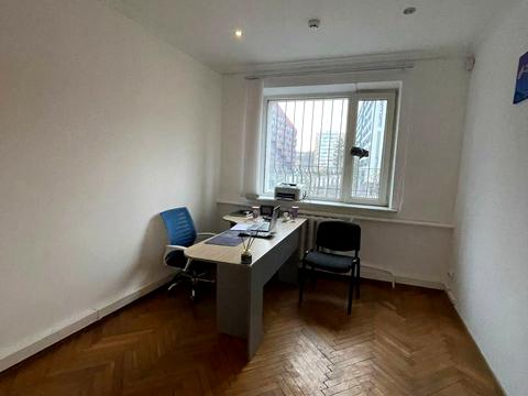 комерційна за адресою Уманська вул., 25