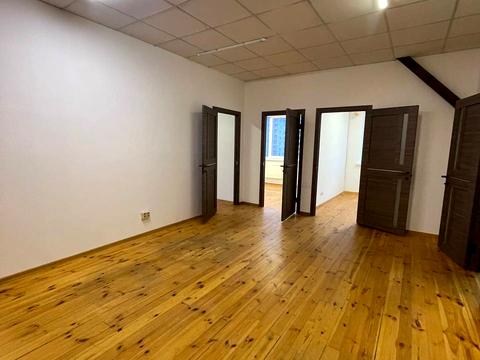 комерційна за адресою Уманська вул., 25