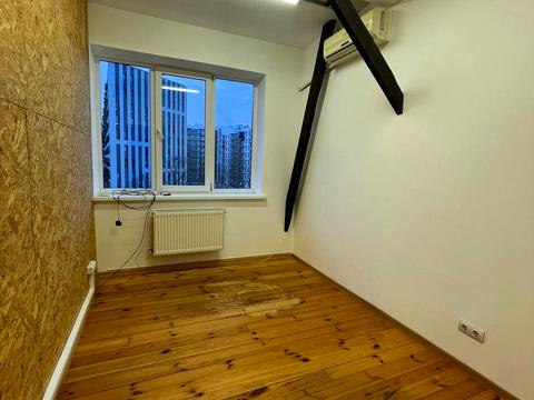 комерційна за адресою Уманська вул., 25