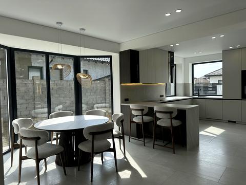 дом по адресу Леоніда Каденюка