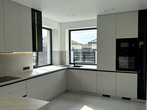 дом по адресу Леоніда Каденюка