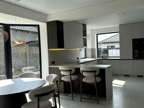 дом по адресу Леоніда Каденюка