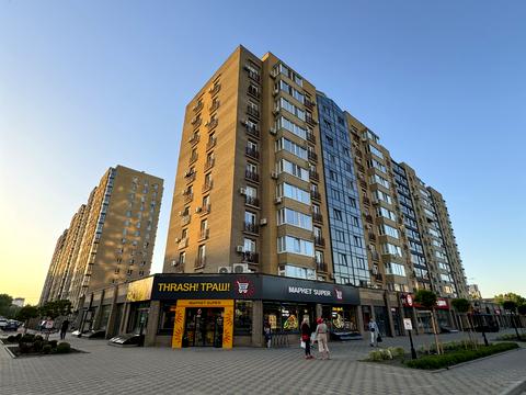 комерційна за адресою Добровольчих Батальйонів вул. (Червоноармійська), 203/2