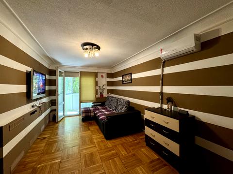 квартира за адресою Автобуду вул., 8