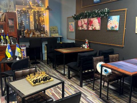 комерційна за адресою Микільсько-Слобідська вул., 4-В