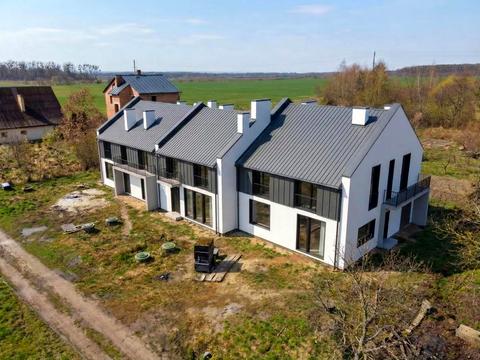 будинок за адресою Вишнева вул.